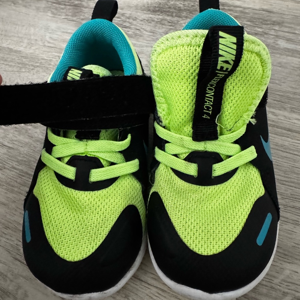 Nike flex contact 4 Kids Sneakers - Black and Neon Yellow
